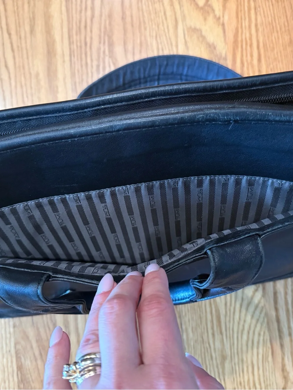 Tumi Alpha Nappa Large Black Leather Briefcase Organizer Padded
